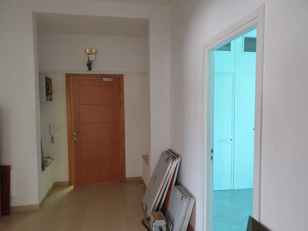 Bureau administratif 5P haut standing de 180 m² au 2ᵉ étage, Zone industrielle El Mghira