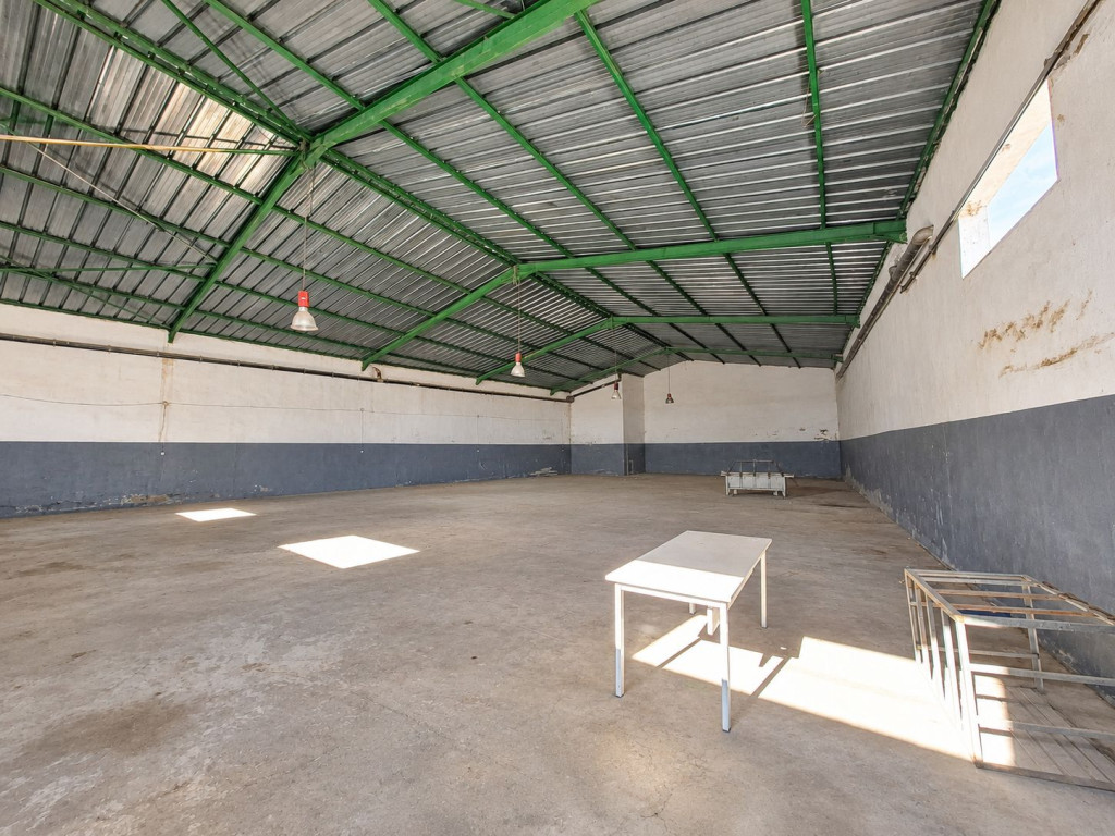Dépôt 1000 m² – Oudhna